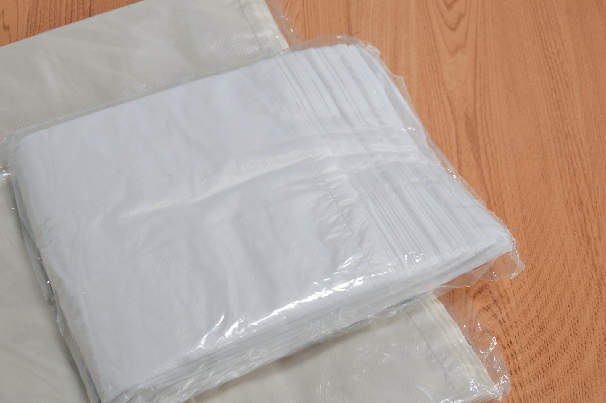 我是一个卖Centrifuge Bag的供应商我该写什么文章去吸引我的客户帮忙想几个角度或者主题我需要写博客用到帮我举例20个