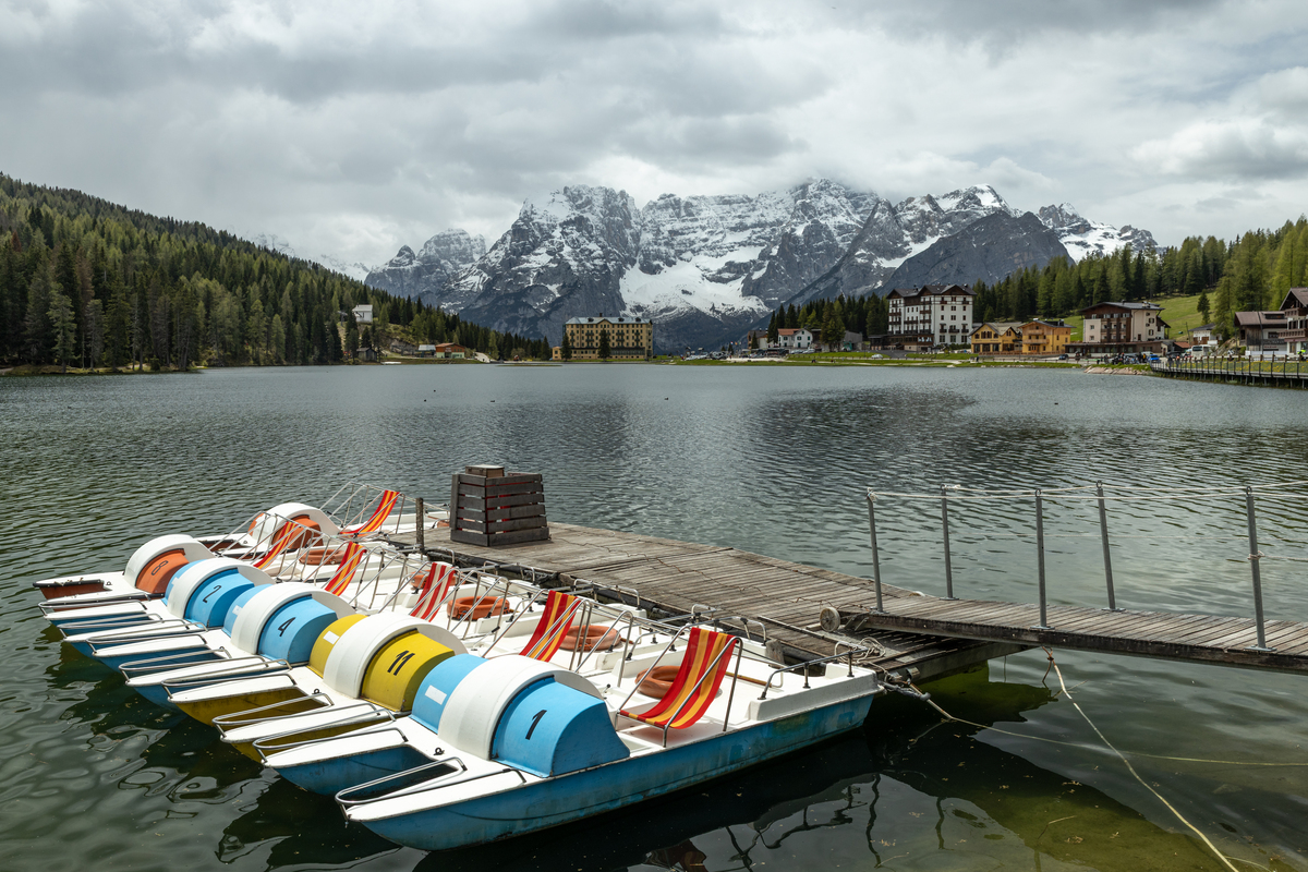太浩湖：美国最美的高山湖泊 | 探索自然奇观和户外活动