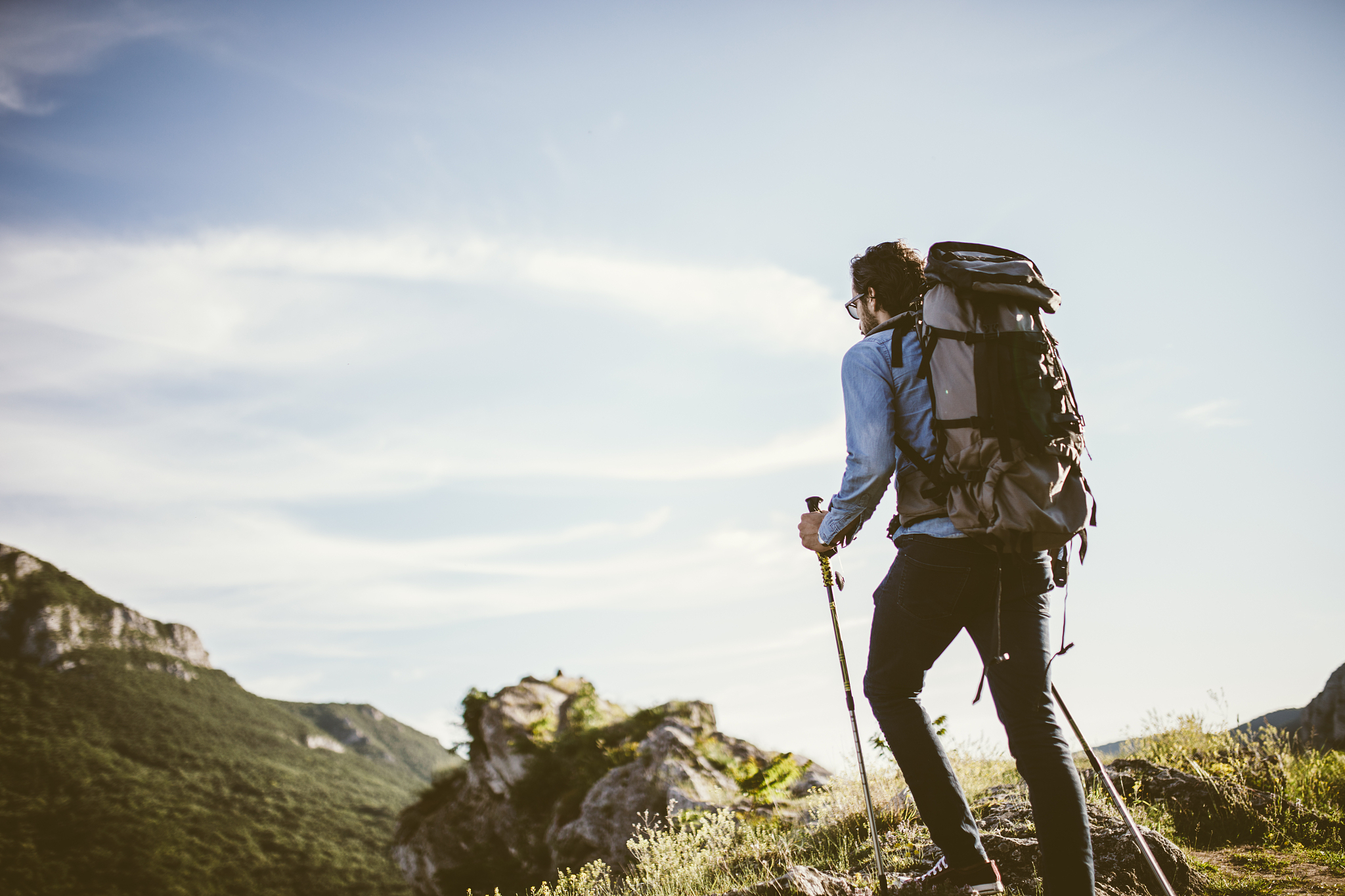 North Face 黑色登山包：40-50L 大容量，超高性价比