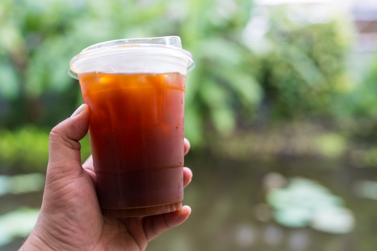 翻译：珠美海棠和八棱海棠都具有较好的耐盐碱能力是选育抗盐碱砧木的优良亲本。平邑甜茶具有无融合生殖特性有重要的选育价值。青岛市农业科学院和山东农业大学以平邑甜茶为亲本合作选育出了具有无融合生殖特性的青砧系列砧木栽培表现较好。在扦插生根性方面平邑甜茶的扦插生根能力一般在适宜条件下生根率可以达到40八棱海棠可以达到50而珠美海棠则缺少相关研究对其扦插生根能力尚不明确。