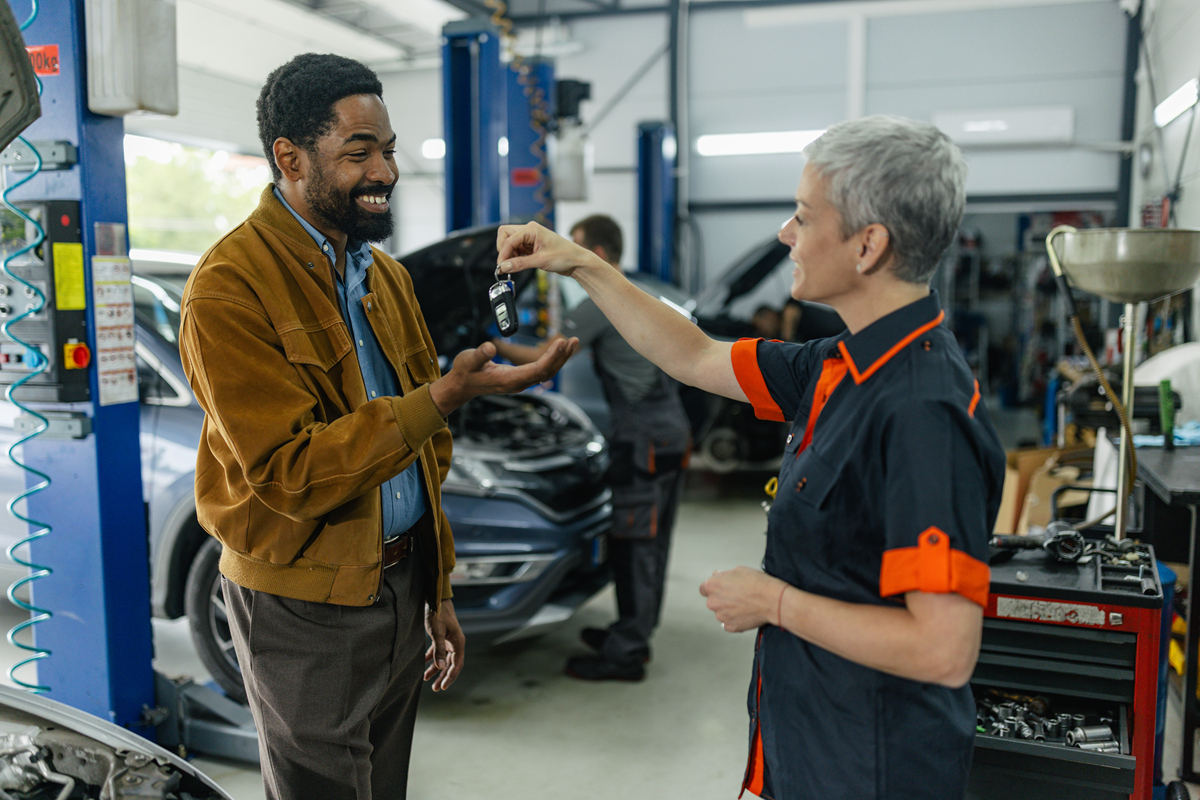 成都郫县友爱职业学校汽修专业招生 - 培养高素质汽车修理人才