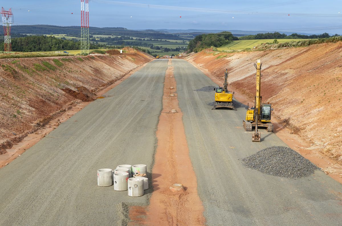 包括市政道路质量、试验等工作检测其中包括路床工程CFG桩施工路面结构层施工、自检、检测等控制质量方面出发的总结。。1500字