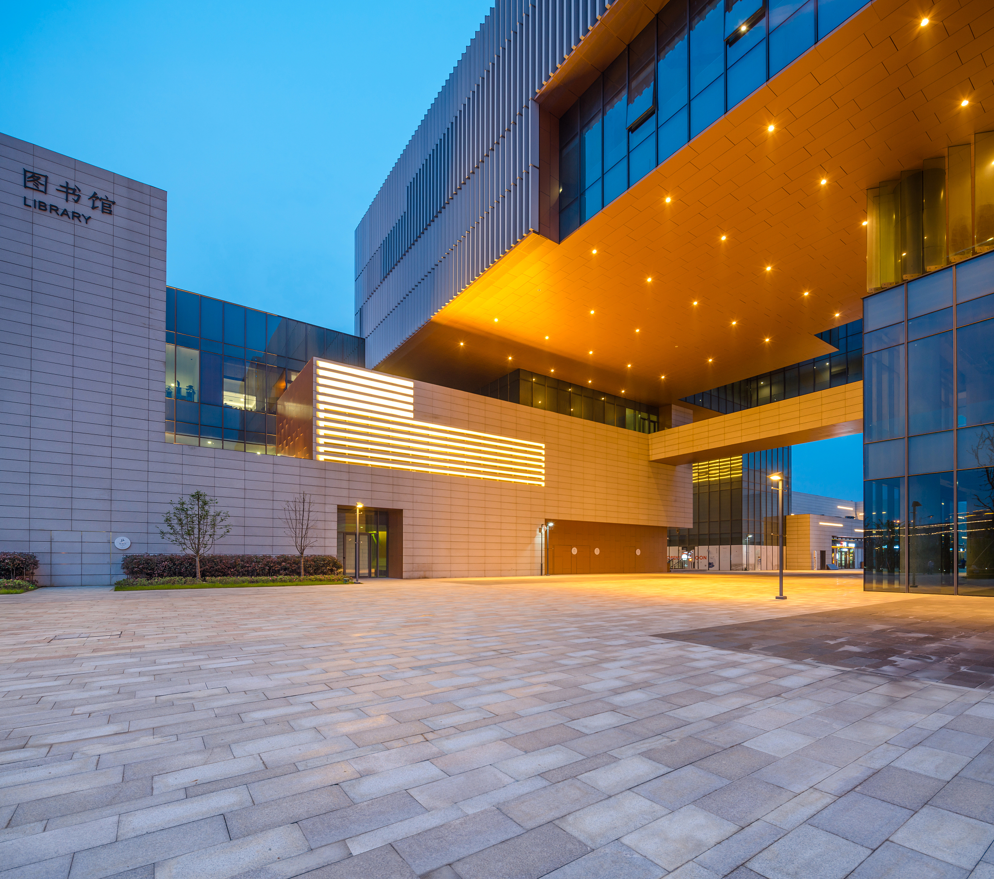 成都金海洋创意产业职校热门专业介绍 - 动漫、影视、平面设计等