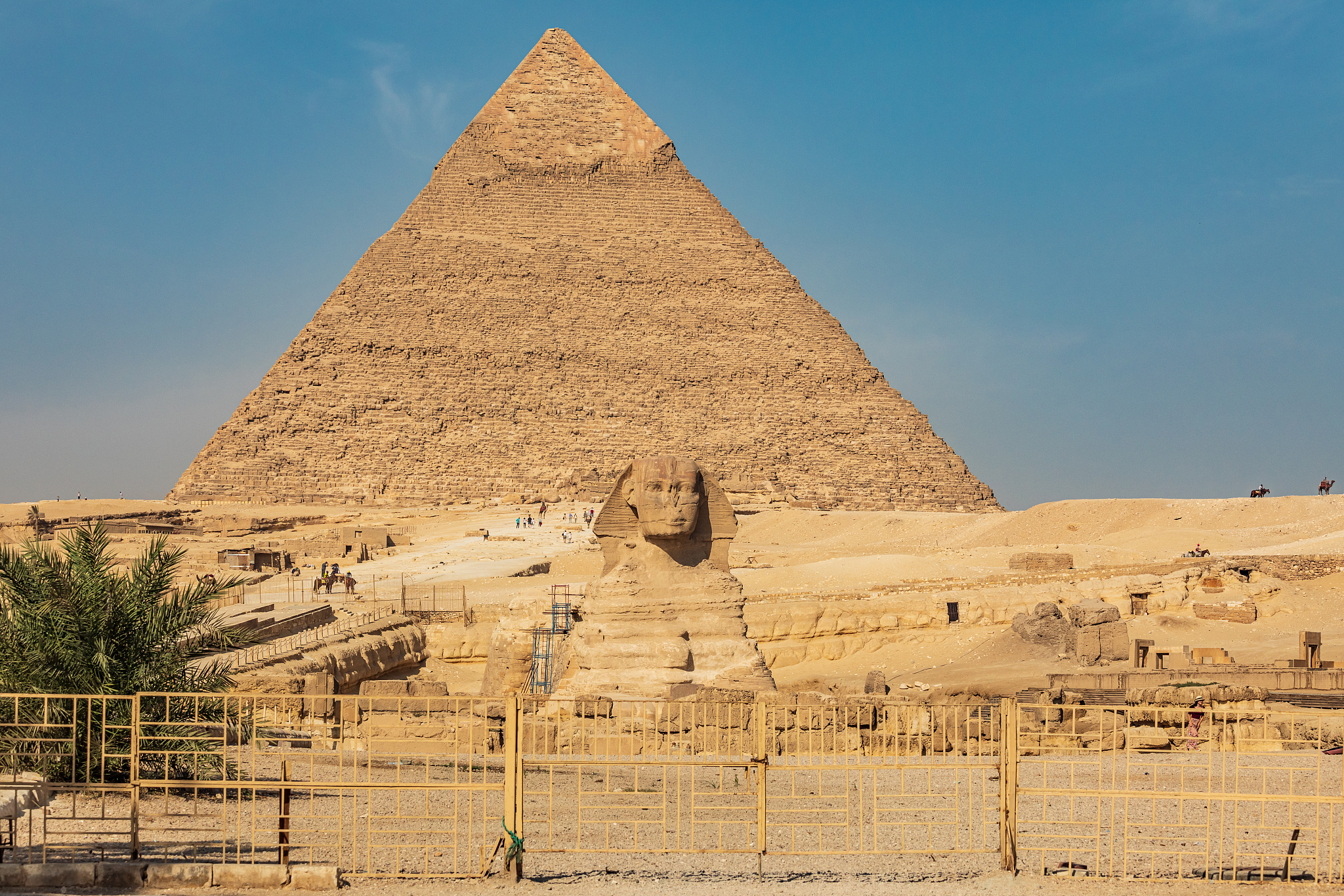 great sphinx of giza in front of the pyramid of khafre