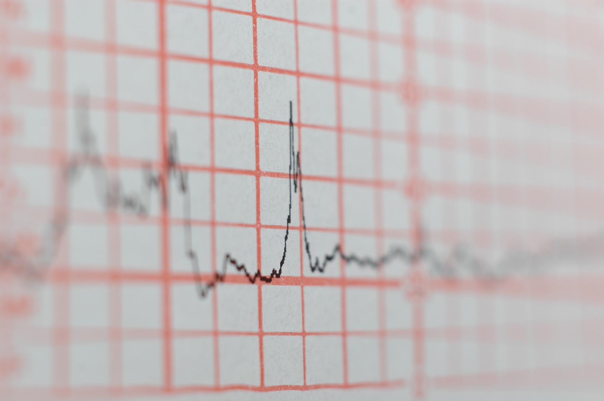 影响机体氧化磷酸化速率的关键因素：从ATP需求到激素水平