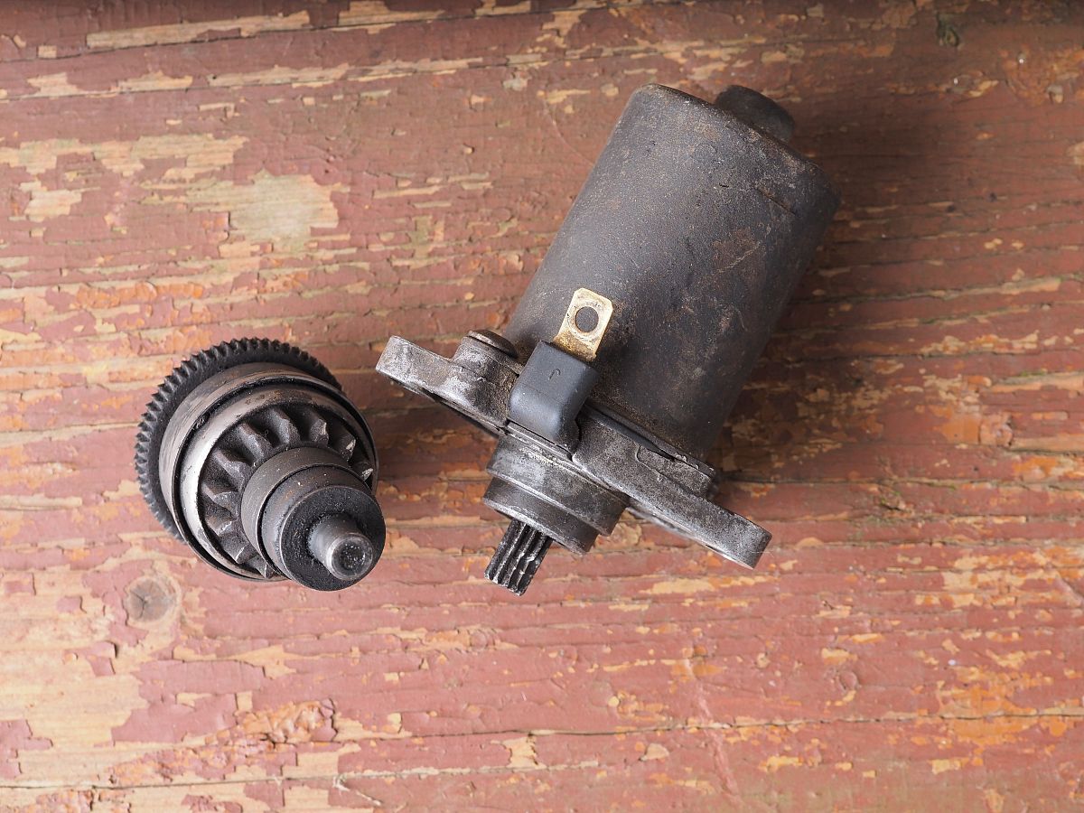 JAC康铃H5、启动机启动手不松响了几秒就不转了 100字