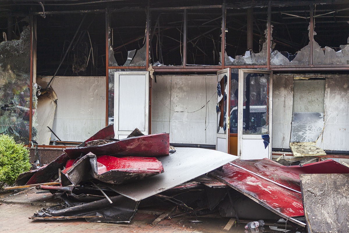 请同学们围绕一个安全事故如宁夏银川富洋烧烤店燃气爆炸事故描述事故的起因经过结果以及针对此次事故你的感想和启示。要求：字数300-400左右