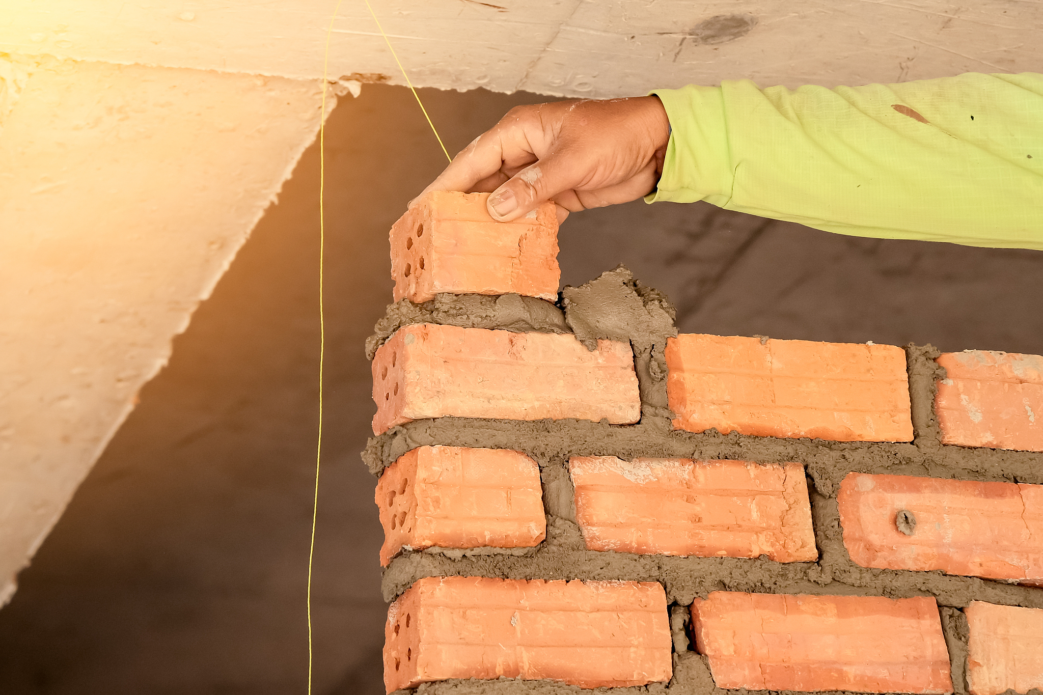 多孔砖和空心砖的区别：空心砖的应用场景