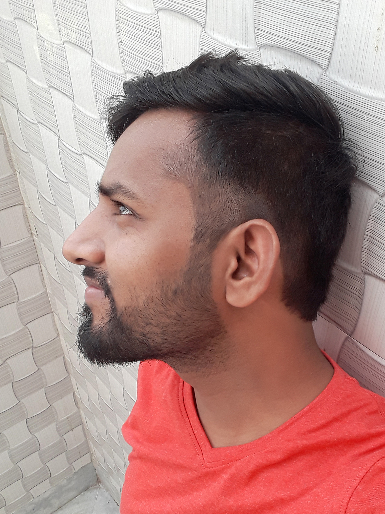 b我：bparsec haircut with stubbles中文什么意思