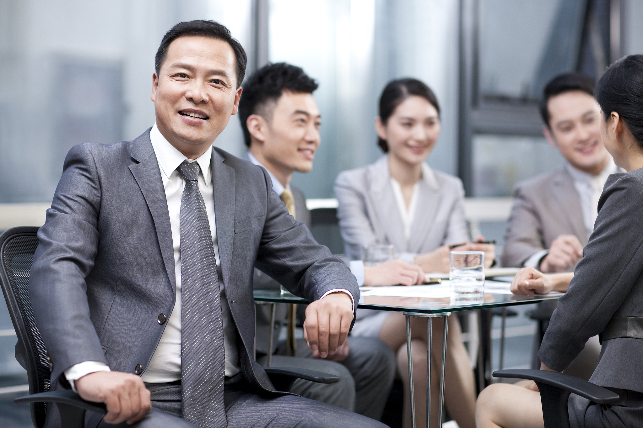 写一篇关于为什么销售是最能成就老板的岗位 的短视频文案