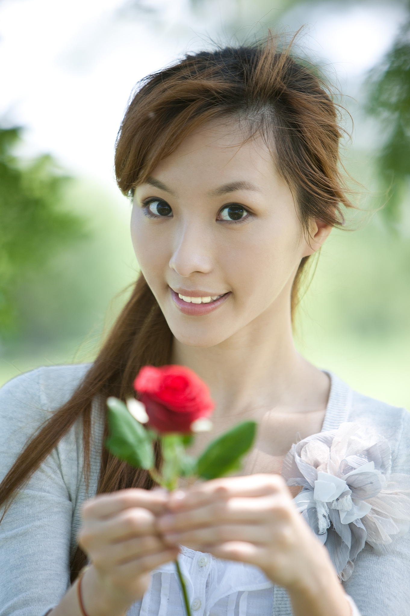 来一个描写美女的词语