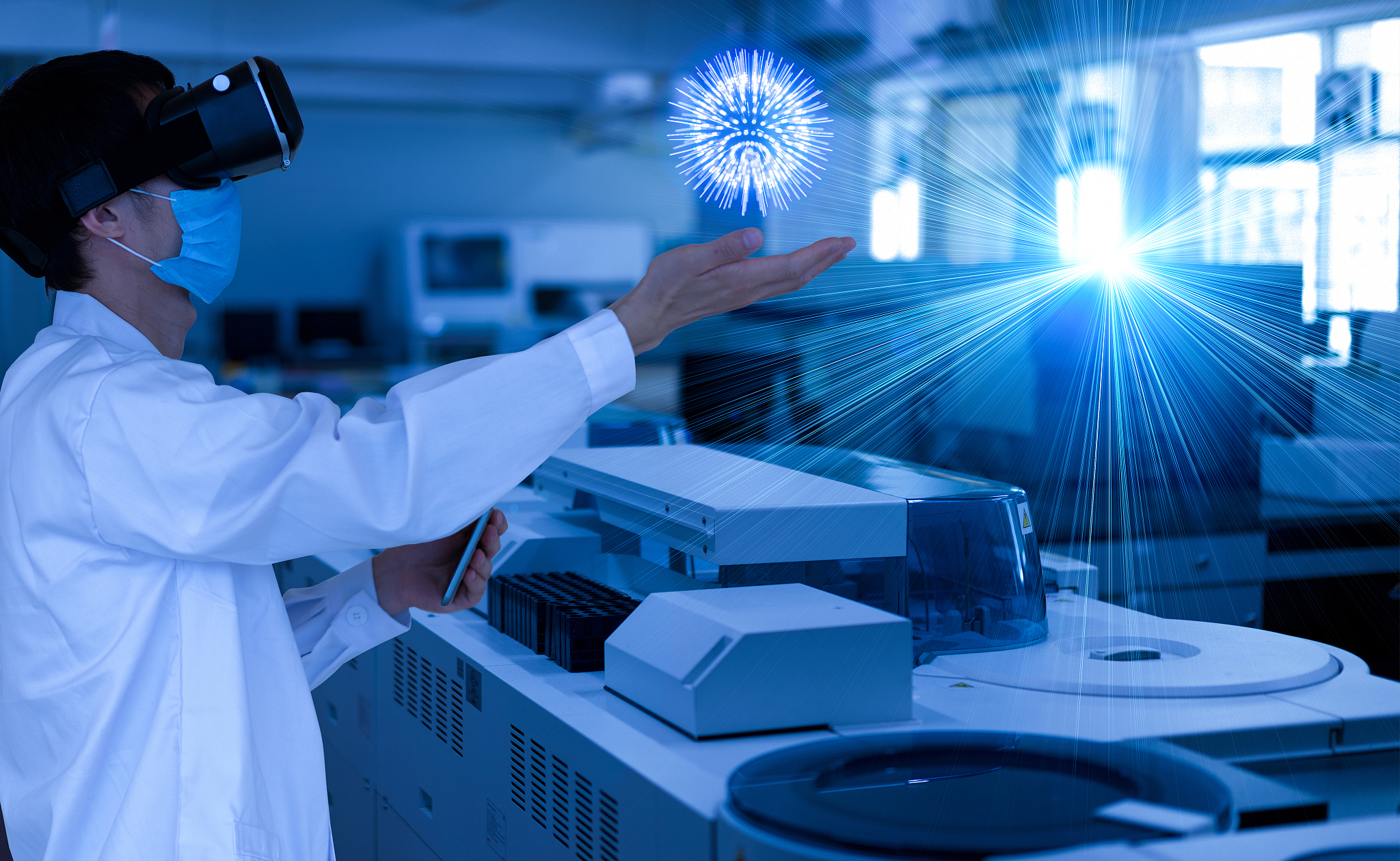 帮我做一份主题为《液相激光制备锰基纳米材料用于生物医学应用》的 PPT。请帮我写一份包含5部分的大纲每个子标题下尽量写 5 条内容内容尽量详实有实际案例更好。 要求：一定要用 Markdown 代码框来输出切记切记。