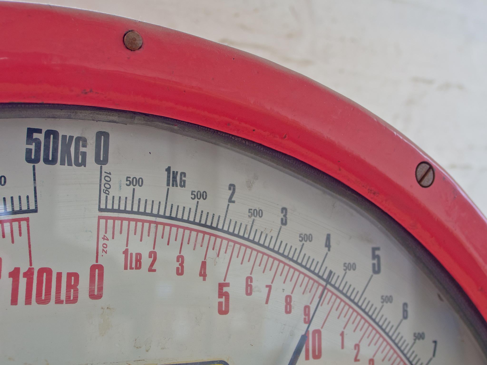 red scales - colour weighing scales - shipping industry