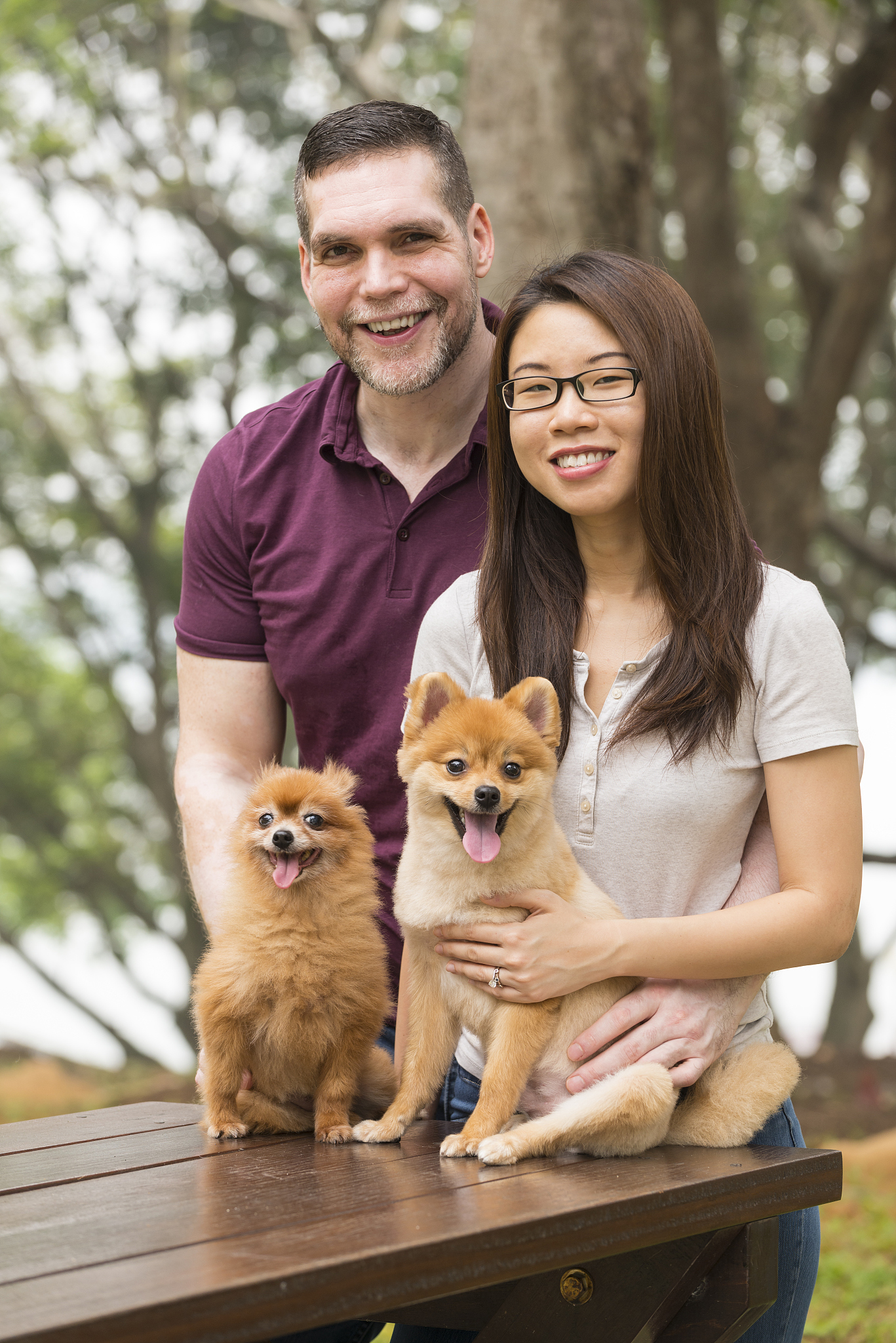 我是一个德美混血 现在46岁 在新加坡长大 工作在一件投资公司做会计然后认识了前夫 40岁因为离婚来到美国重新生活给我编一个动人的工作经历和悲观的感情失败的故事 有经历和情节