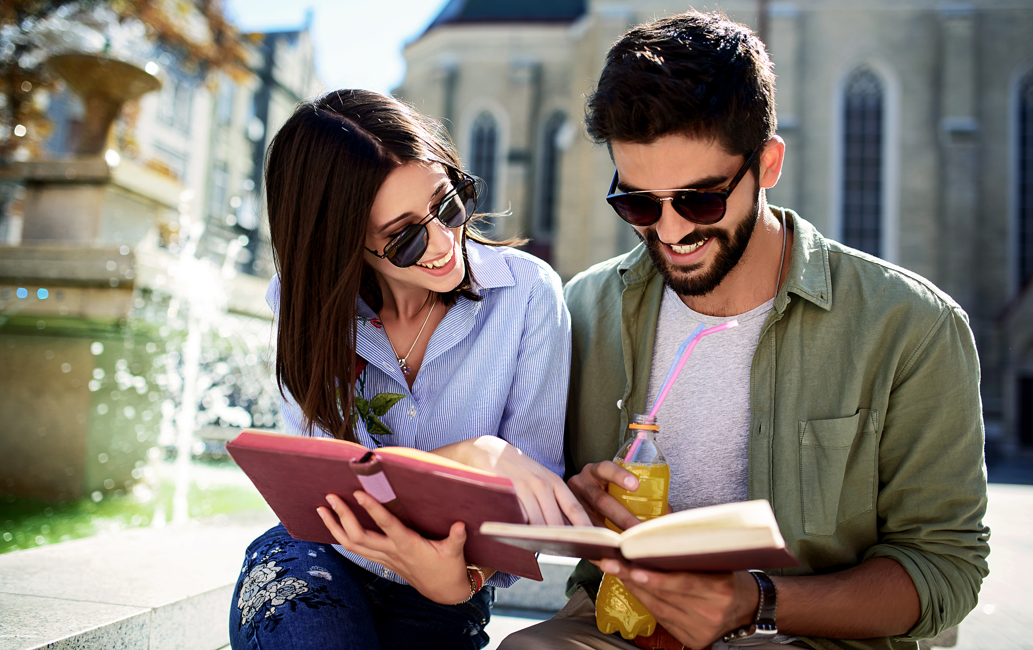 写一份关于校园约会吧的创新创业计划书主要侧重于市场调查和背景调查要求有具体的调查问卷调查数据。字数6000字。