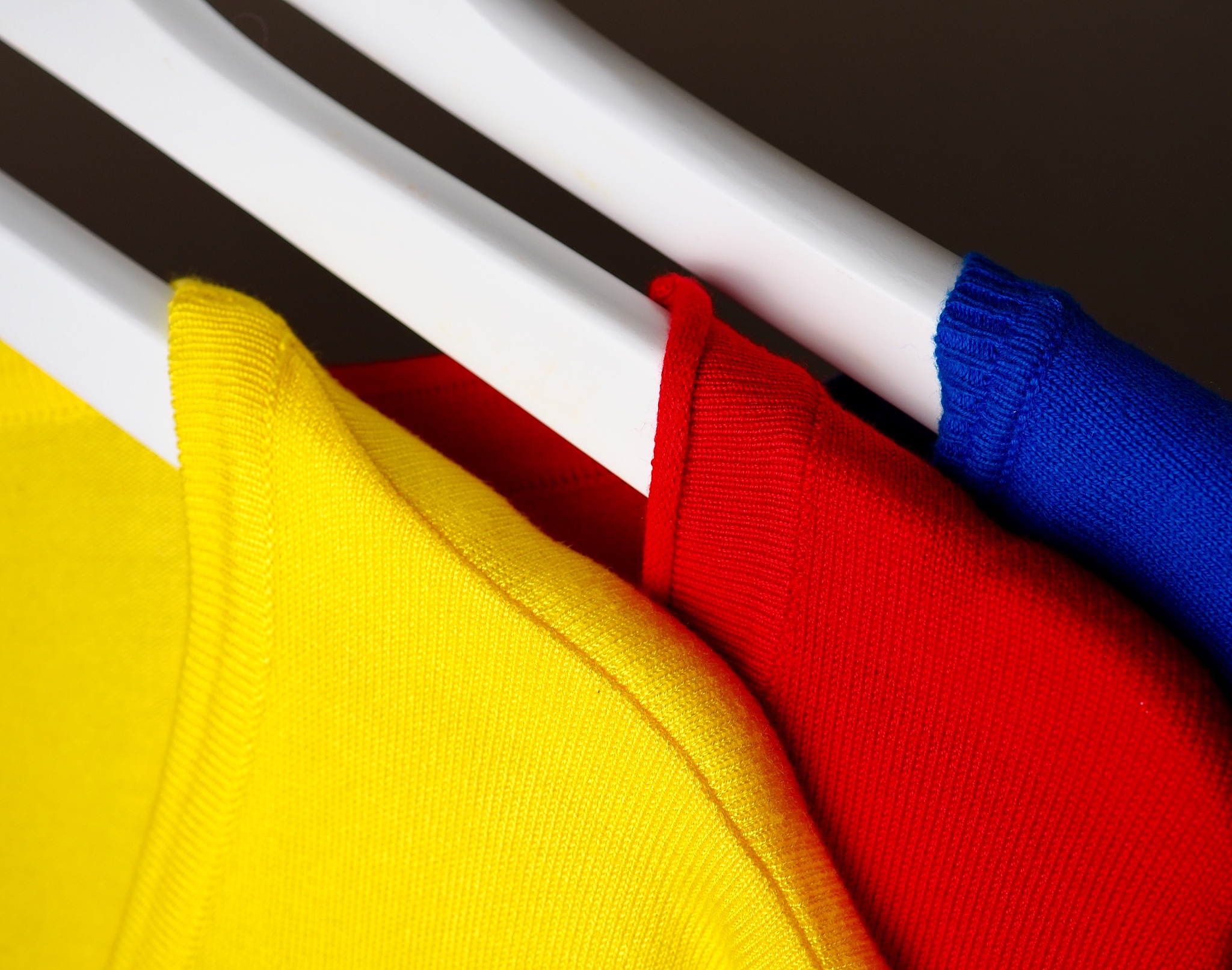 primary color knitwear