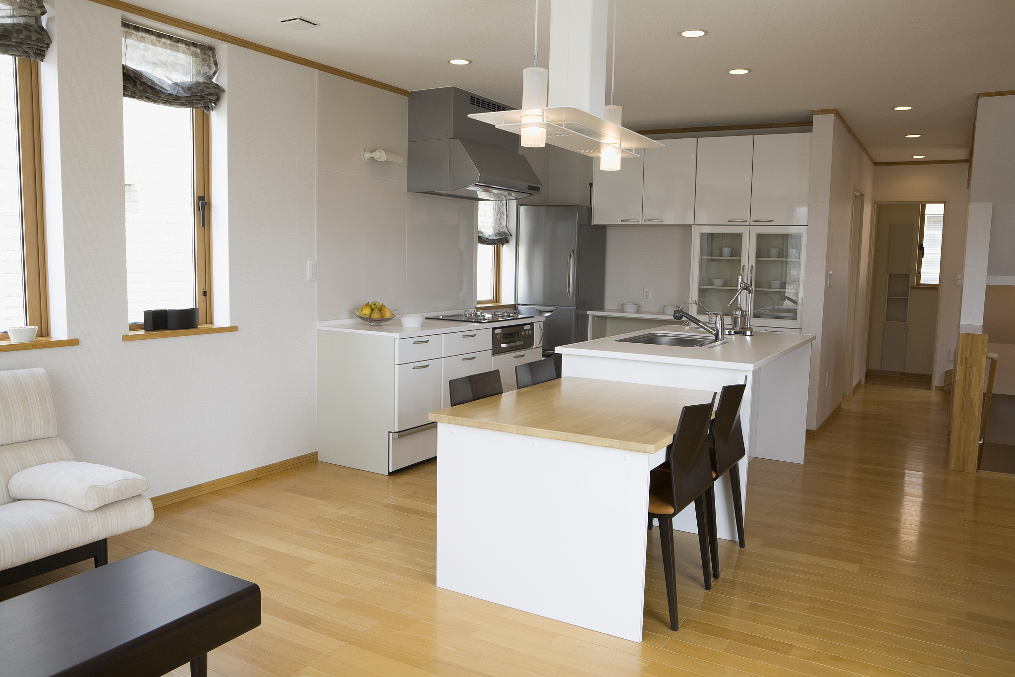 300字的英语作文用空间顺序和具体细节描述生活空间