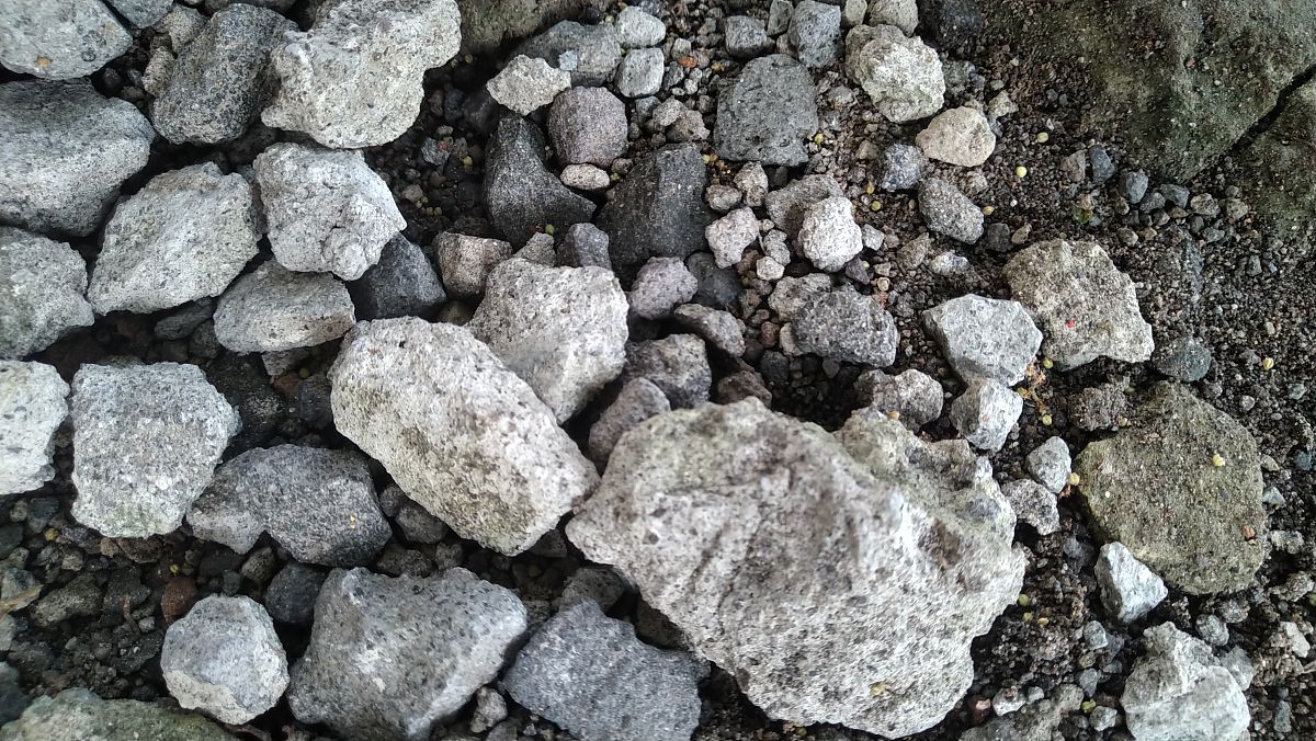 一吨玄武岩能出多少0.5石子？计算方法及影响因素