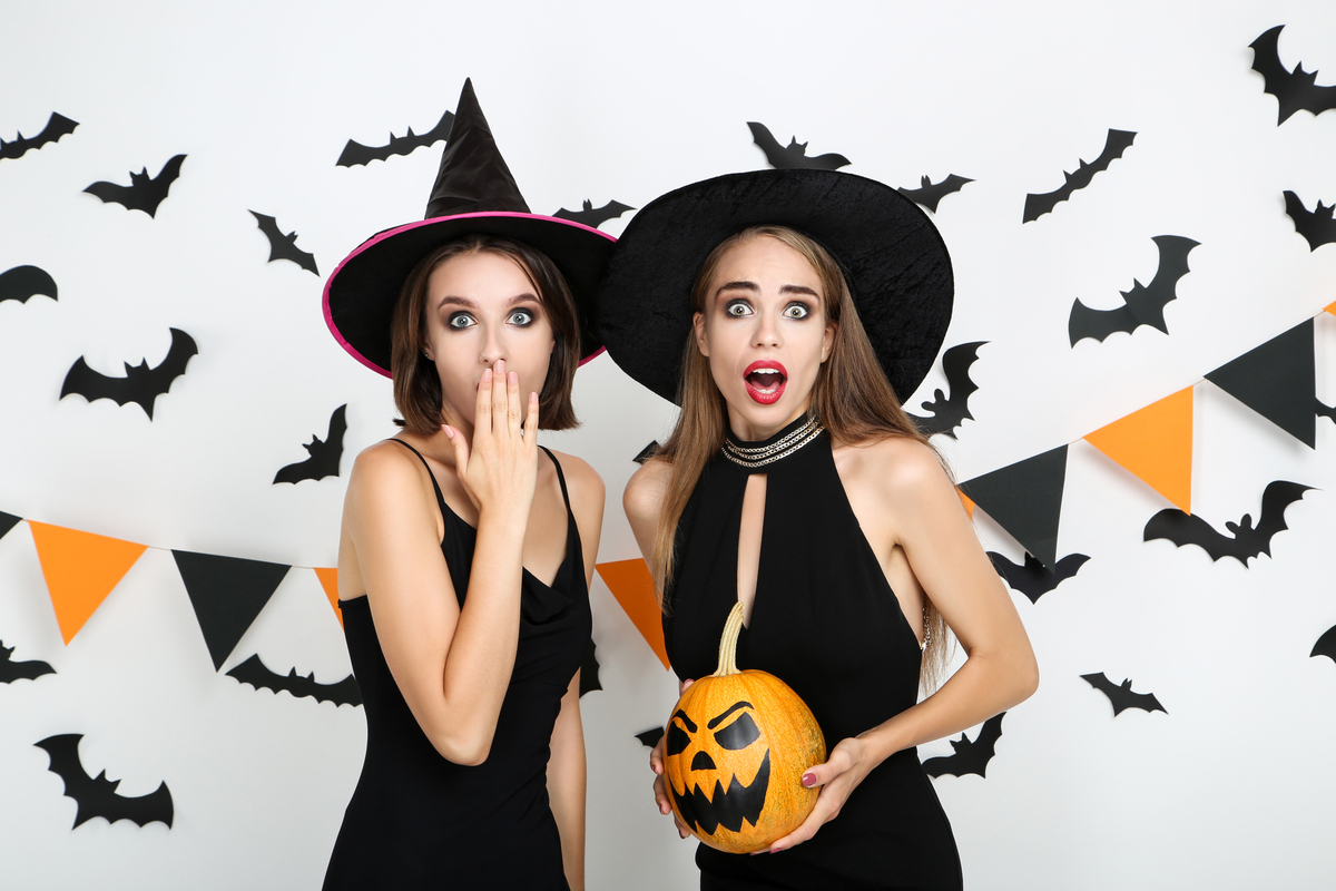 write an article about halloween cosplay costume for seo