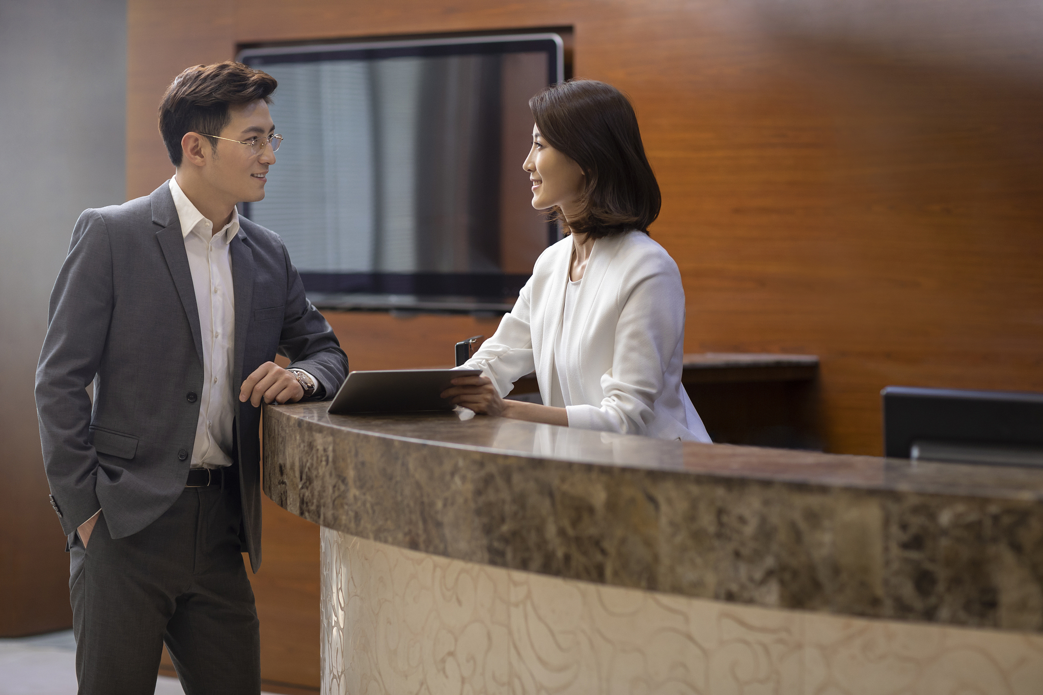 赞美男客户照片怎么说呢 5句