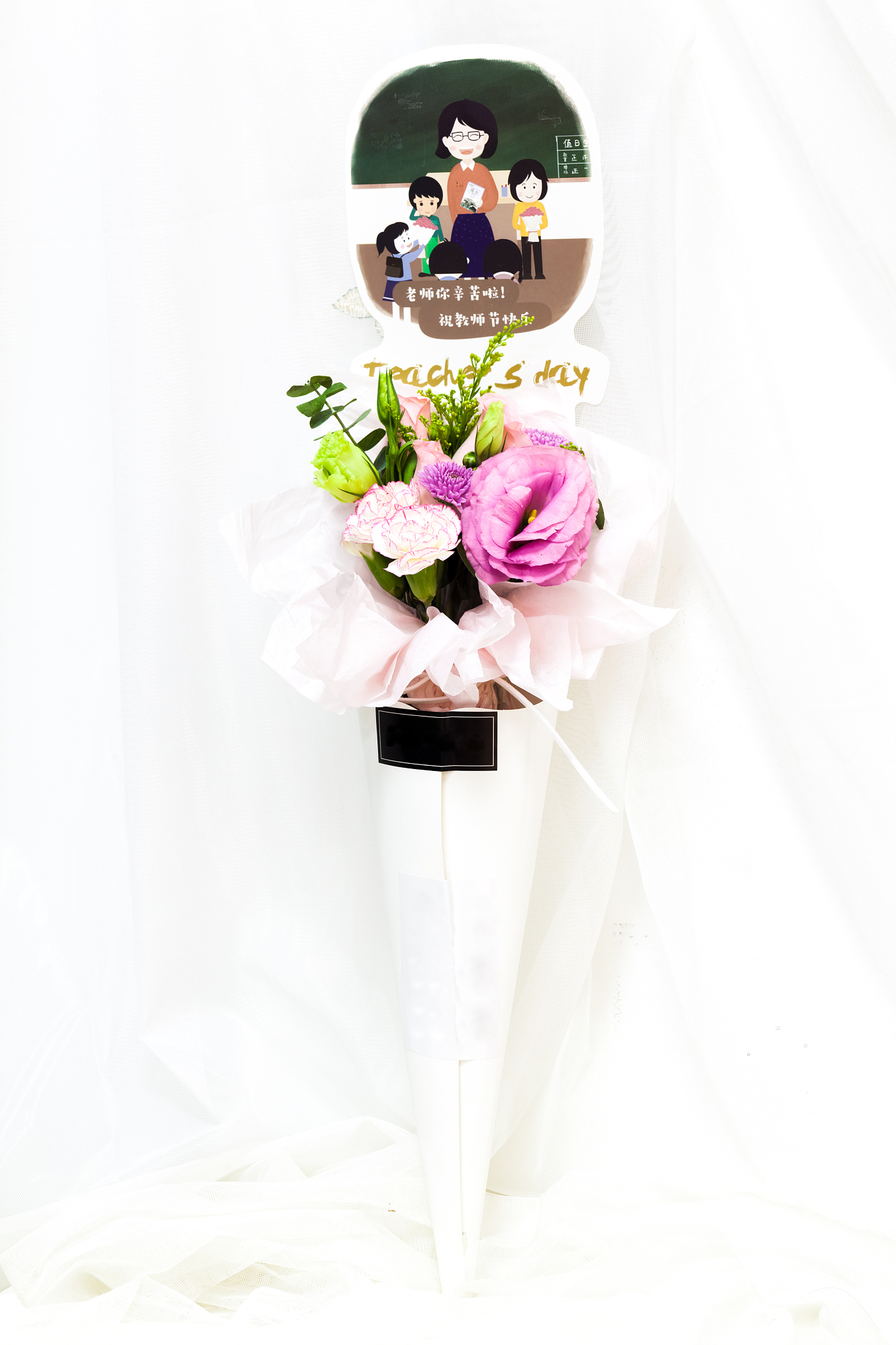 母亲节送花送多少朵合适母亲节送花的数量并没有固定的规定一般来说送花的数量应该根据自己的经济能力和感情深度来决定。通常情况下根据人们的送花习惯和约定俗成的花语相对而言11朵、16朵、19朵、20朵、29朵、33朵都比较受欢迎。11朵代表一心一意12朵代表心连着心16朵代表最高点19朵代表期待陪伴20朵代表情感永远不会改变29朵代表永久33朵代表深情呼唤……当鲜花是送给妈妈的时候鲜花朵数代表的含义则和