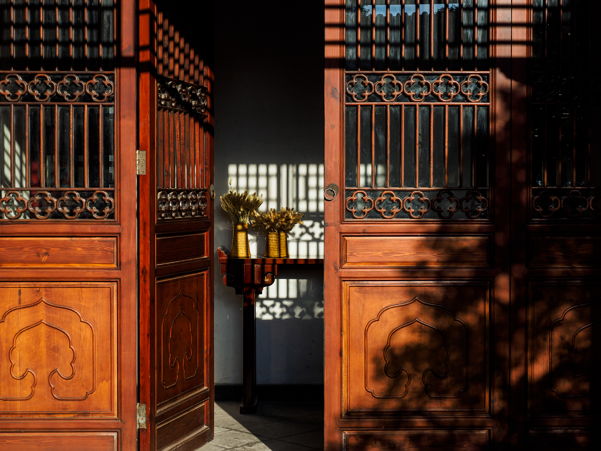 红楼梦原文中檀木镶杉的地方在哪一回哪一部分