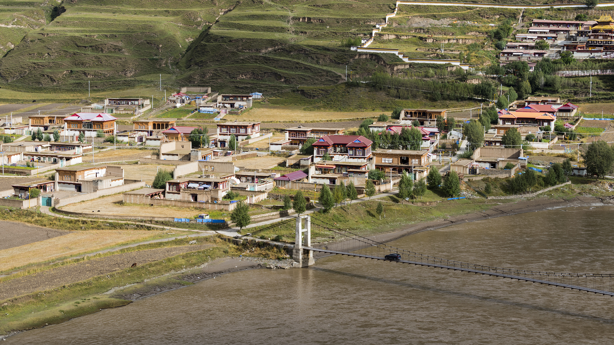 姑咱 - 泸定县历史悠久的藏族小镇