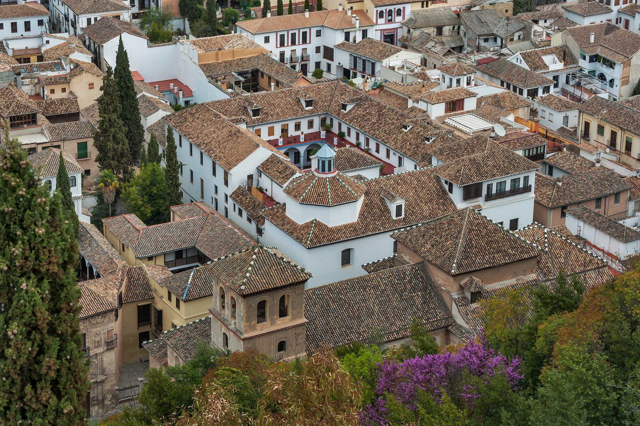 scenic view of rooftops albaicin, granada