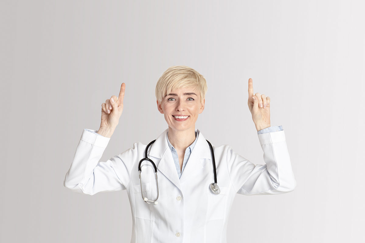 用中文写一篇犊牛新蛔虫病的防治措施从犊牛方面进行论述不得少于800字。