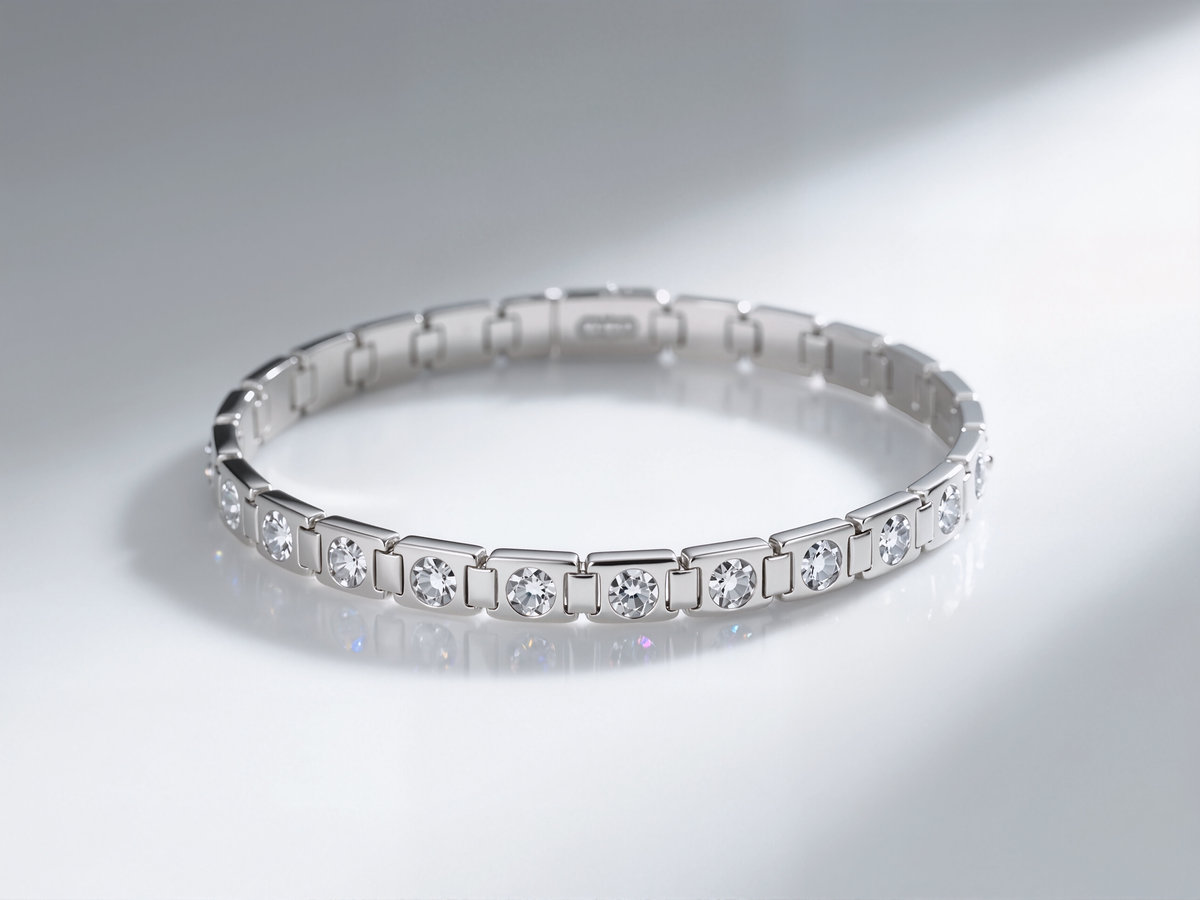 用直播语气介绍一款三生三世足银999手环两个素圈一个磨砂圈挂三个平安如意发的银牌