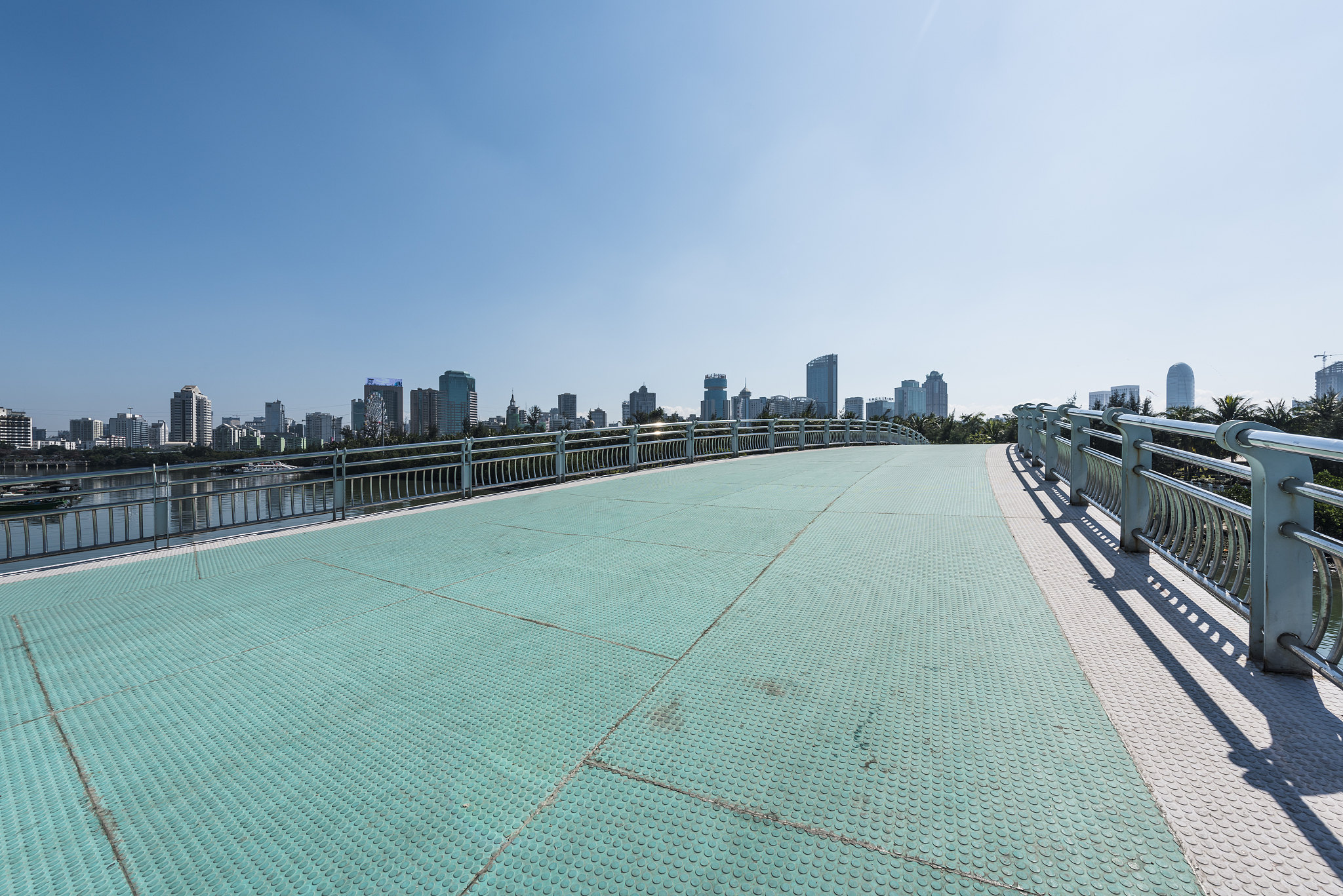 网络文本分析揭示海口旅游目的地形象感知影响因素