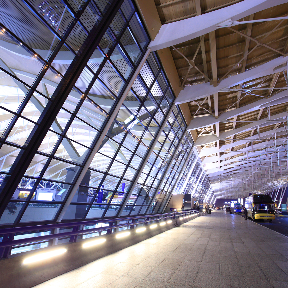 洛杉矶航站楼T4到TBIT航站楼怎么走