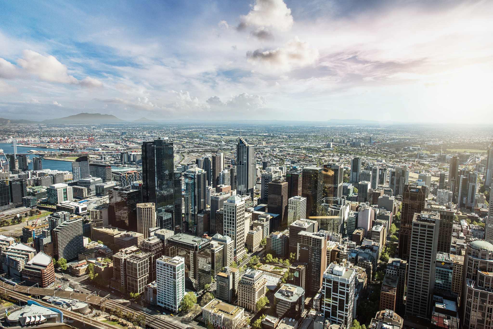 第四部分：归国决心 一定清楚明确的表明自己学成归国的决心和国内的必然的联系及回国工作计划打算从事什么职业表明你是一个真实临时入境的学生按照以上要求写一段具体的话我去澳大利亚墨尔本之后完成学业后一定会回国就业应该会选择金融相关职业