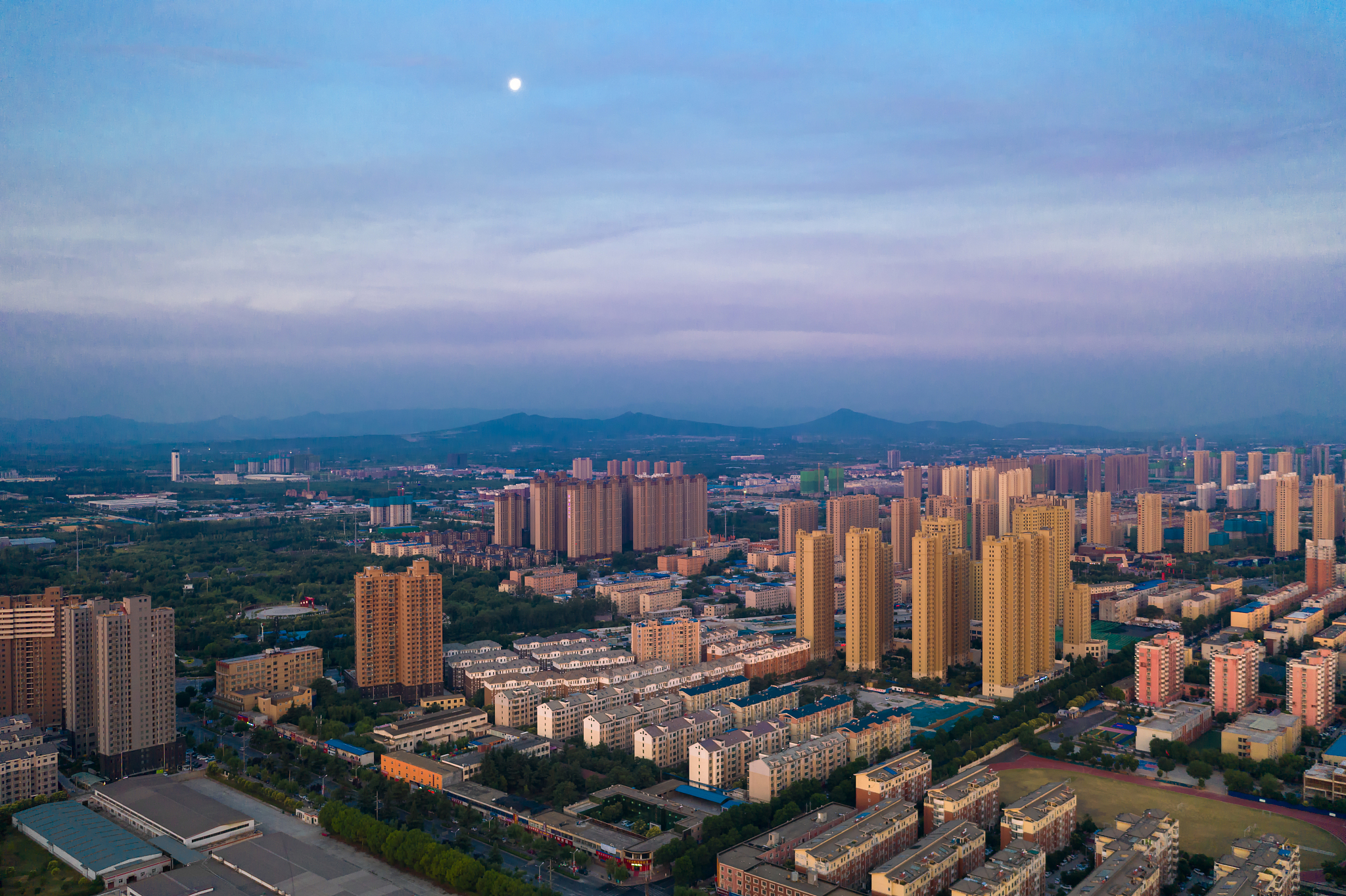 小城月下夕照