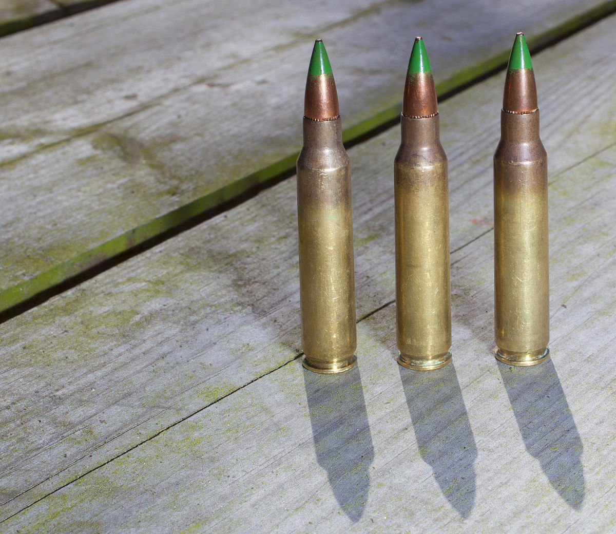 火柴人吃鸡日记4：多人在线射击游戏，生存竞技，挑战你的策略！