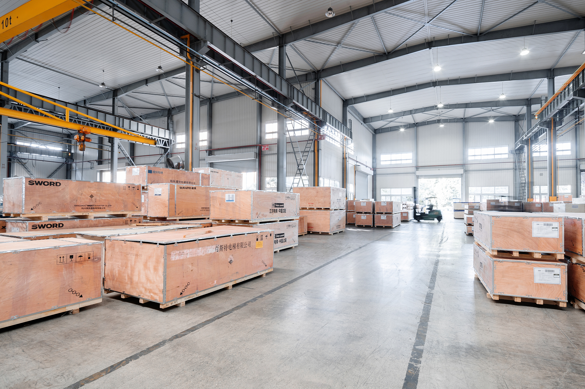 翻译：I know that Amazon and Wayfair are asking the customers to store in their warehouse Can you study the advantage to store the goods in our warehouse instead of Amazon’s warehouse Maybe the storage