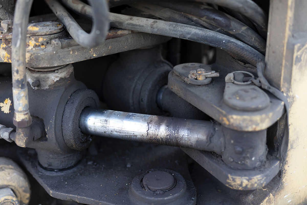 液压升降台设计: 原理、关键部件及应用