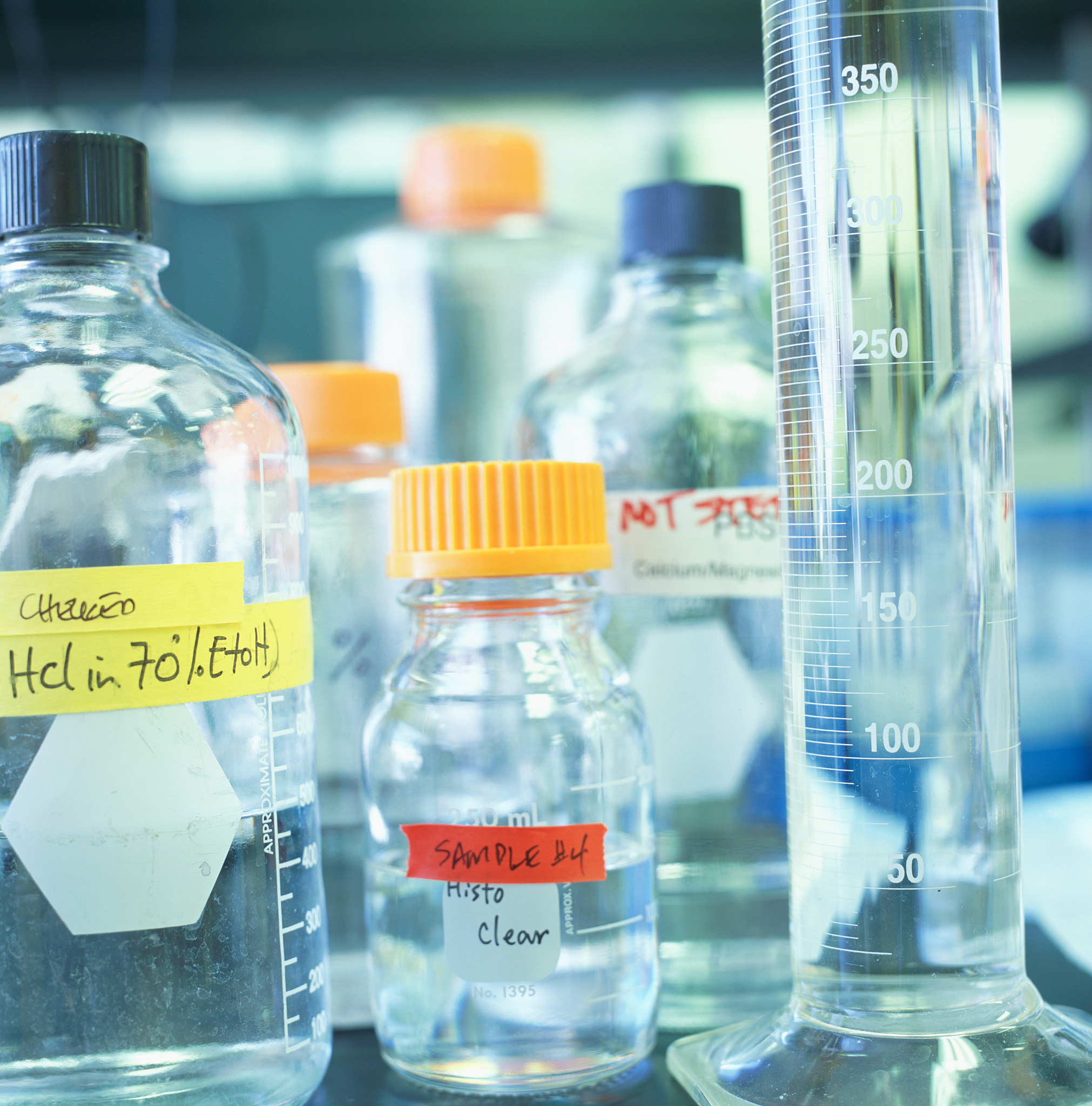 实验室为何更常使用正丁基锂而非正己基锂？