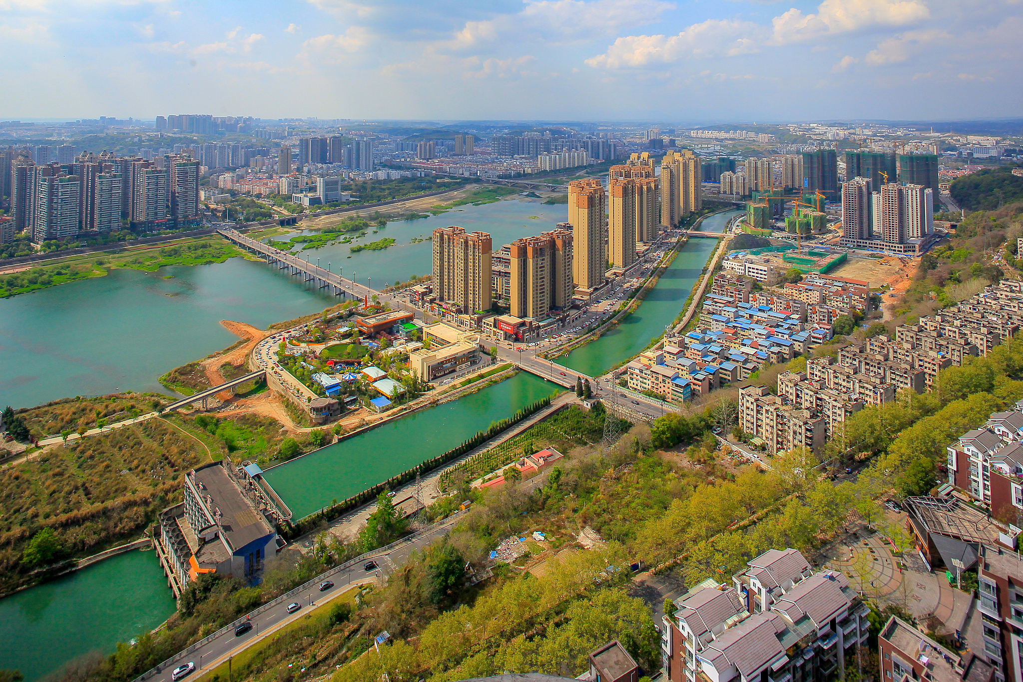 衡阳市域总人口为71484万中心城区人口为11650万帮我用180字详细描述