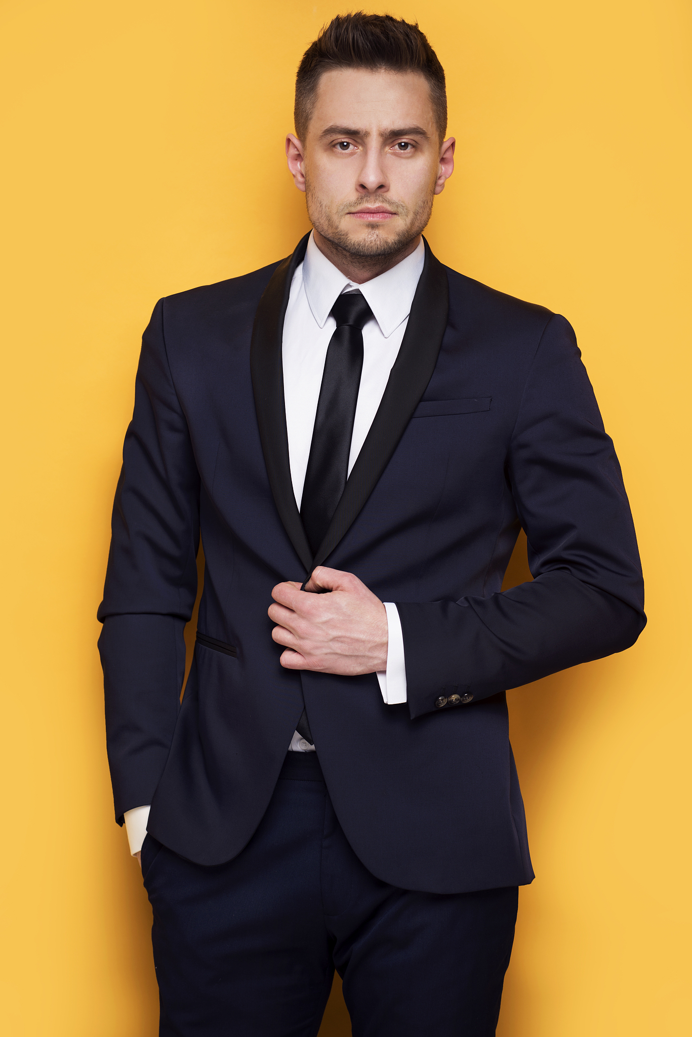 同志西装，展现自我，自信前行