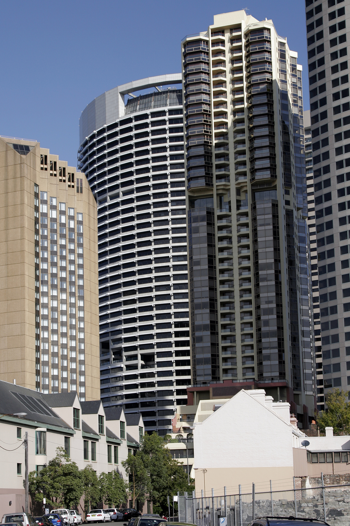 Following the merger Shangri-La Hotel must oversee both urban and rural restaurants and hotels To achieve this an information exchange platform is necessary to seamlessly integrate the two centers The