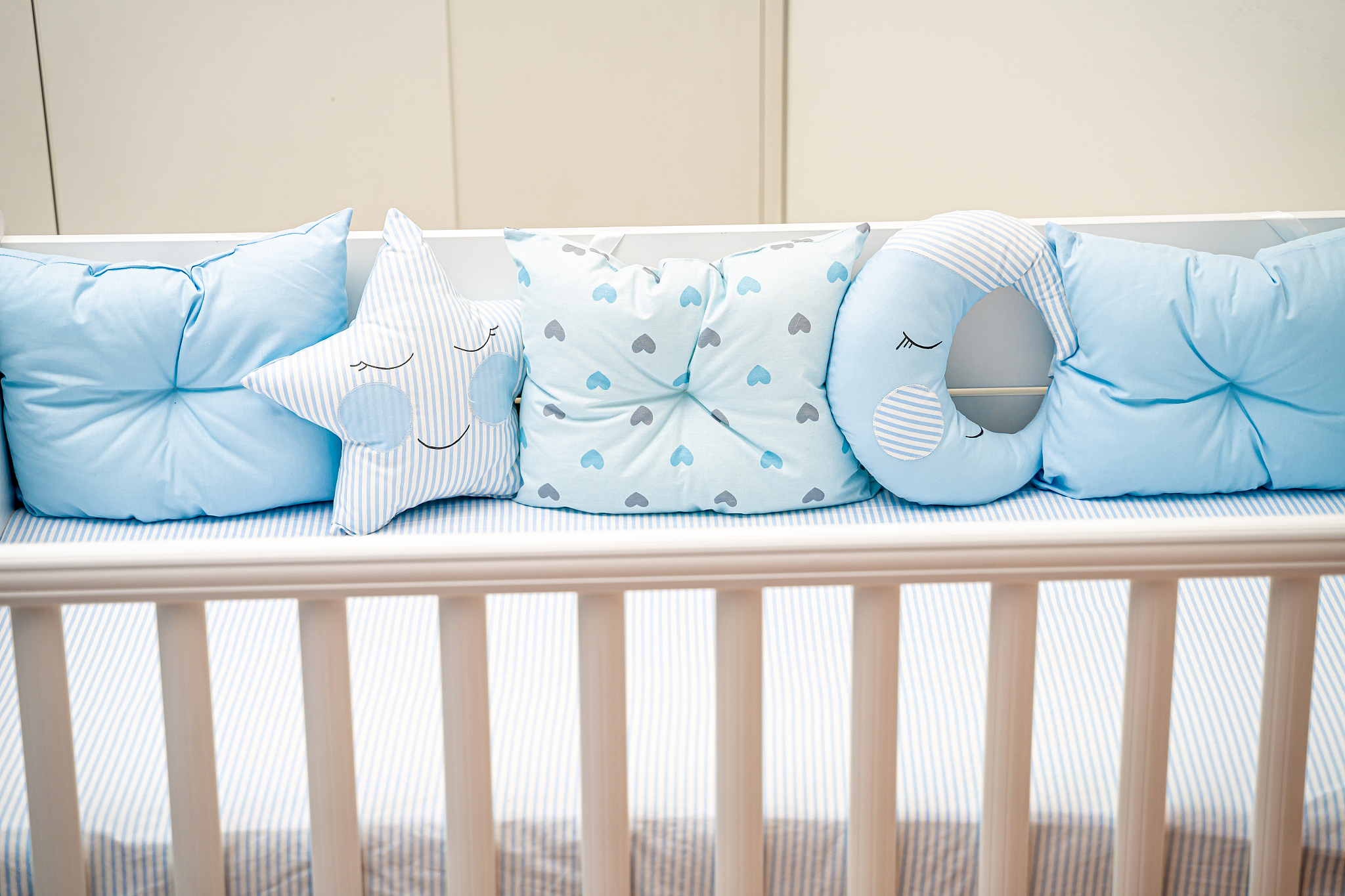 一般出生的婴儿几个月可以枕枕头