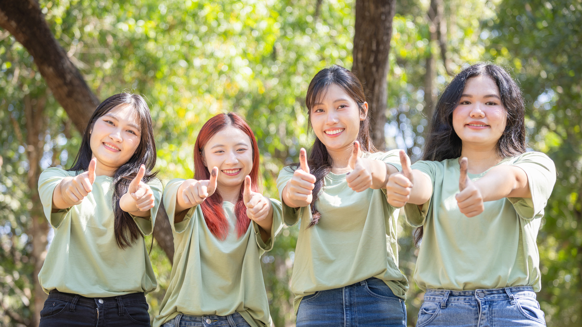 写一篇我的大学闺蜜小杨的小说