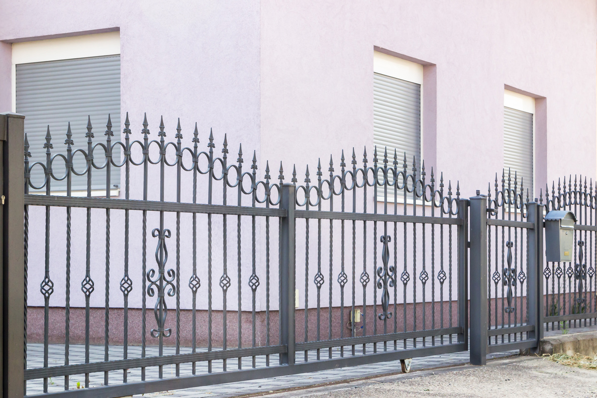 为幼儿园安装铝艺电动平移门今天施工完成现场学习领导亲自验收赞口不绝路人观后吐真言宣传文案