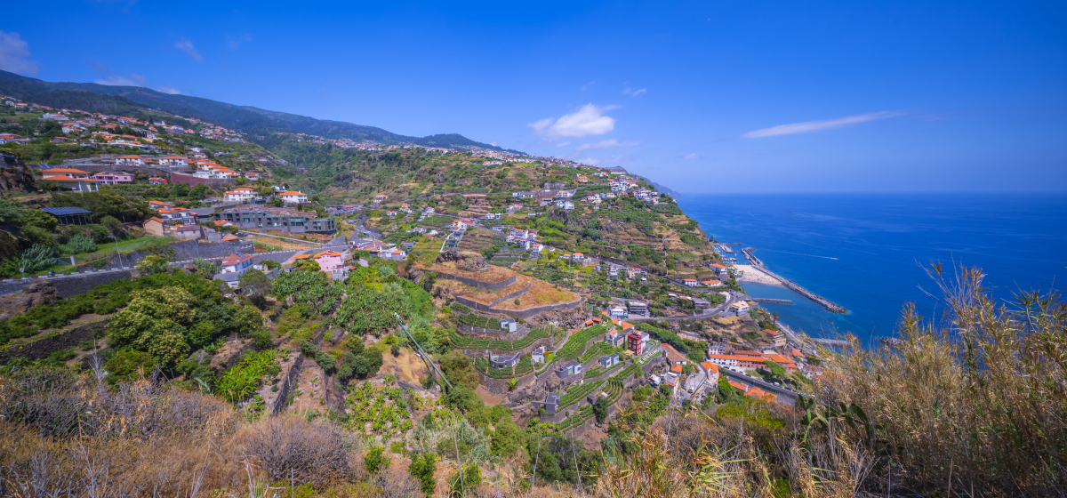 葡萄牙马德拉卡莱塔的全景,高处观景点