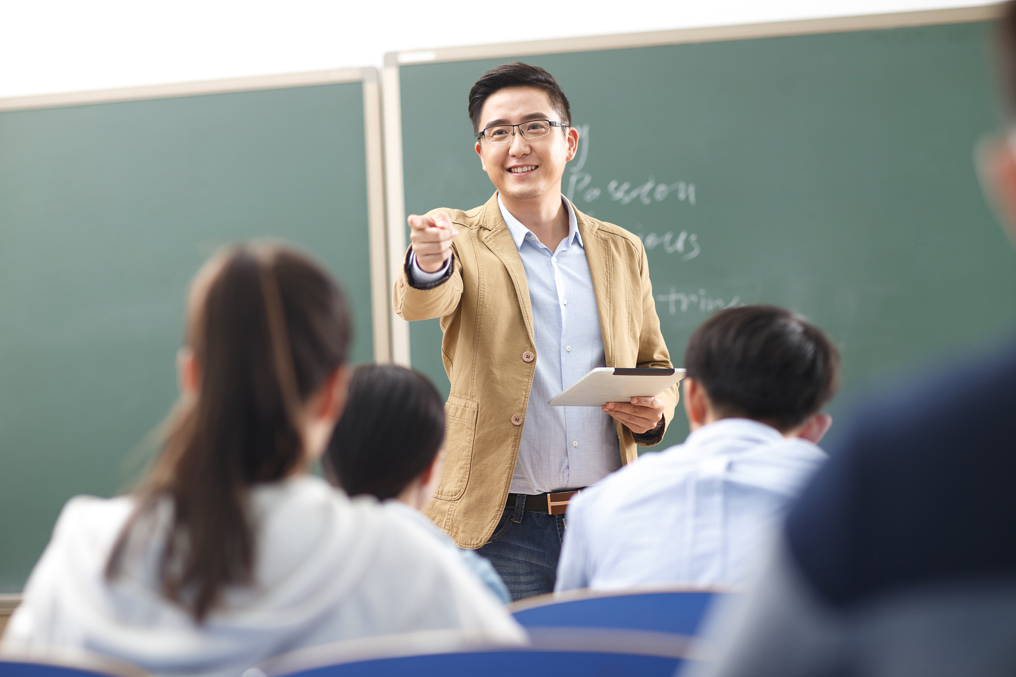 新手班主任对于大一新生产生的问题怎么办