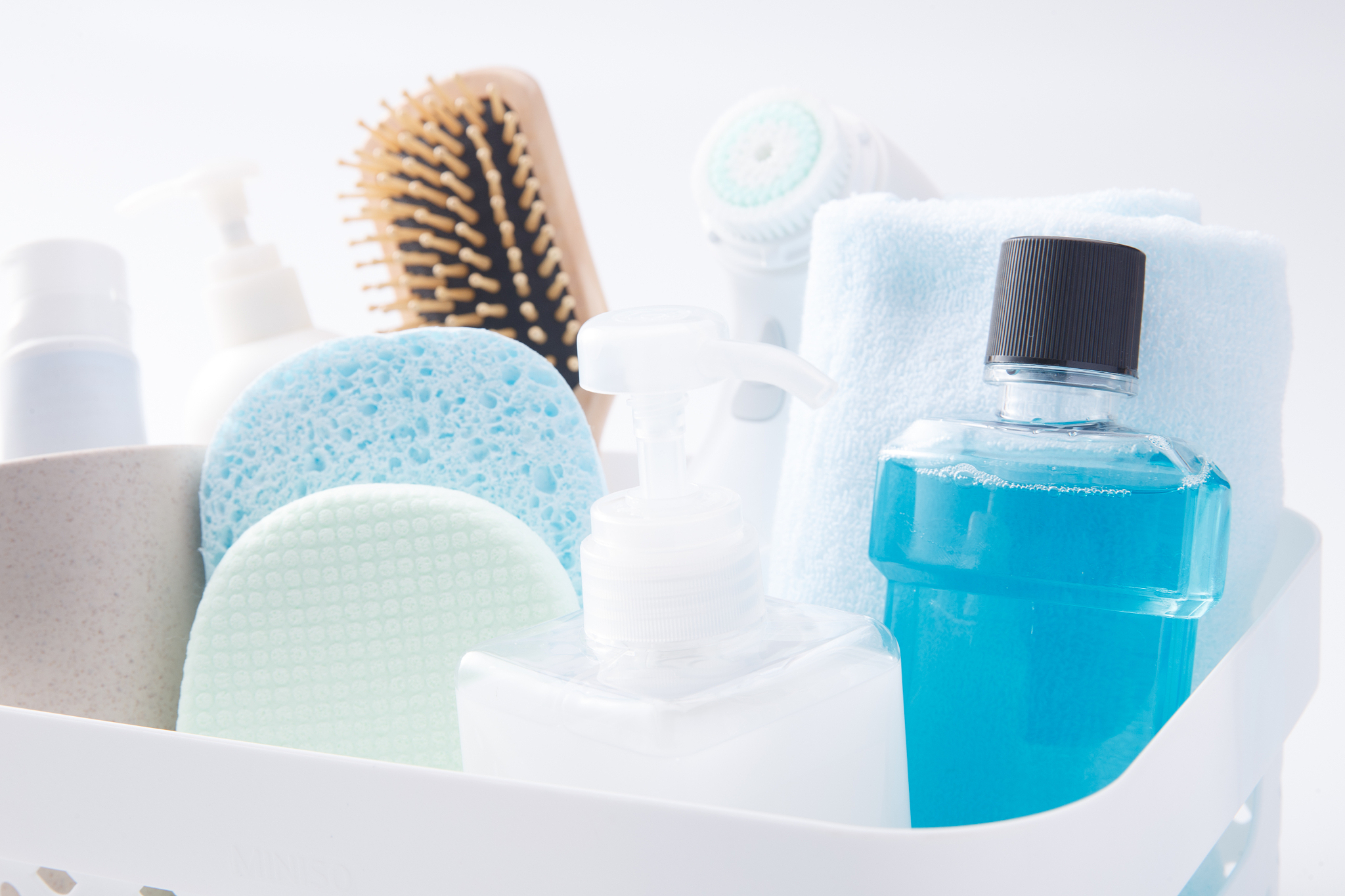 服装洗涤的化学奥秘：成分与功效全解析