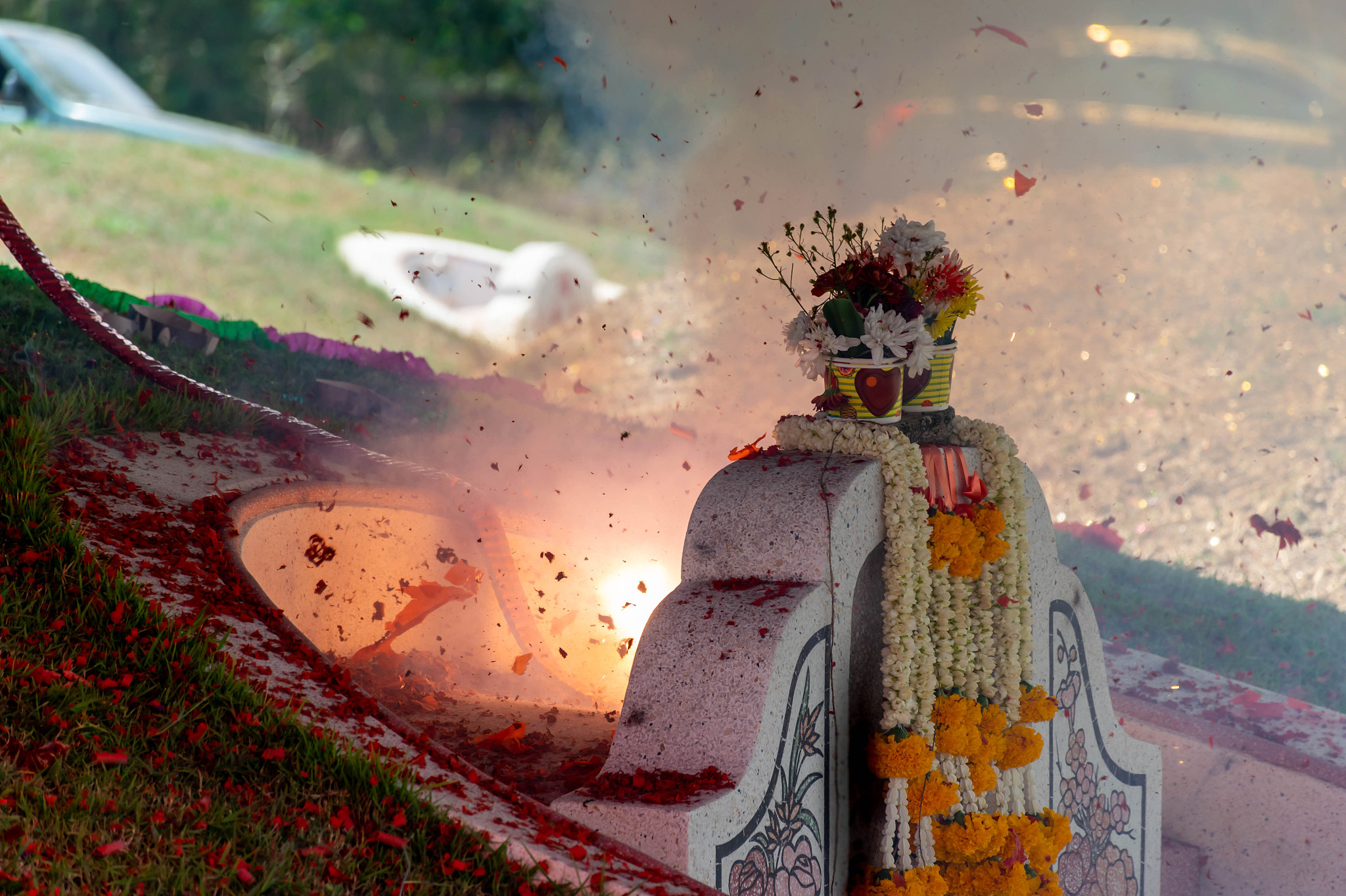 翻译为英语 清明节是中国传统节日之一时间在农历二十四节气中的清明节气前后一般在4月5日左右。清明节是中国人祭祖扫墓的传统节日也是中国传统文化的重要组成部分。在这一天人们会扫墓祭祖烧纸钱、烛香祈求祖先的庇佑和福佑。此外清明节还有踏青游玩等习俗。在南方地区清明节还有吃青团、草饼等食品的习俗。在现代社会随着人们生活方式的变化清明节的含义也逐渐丰富比如还有环保、安全等主题的宣传活动让人们更加关注生态环境和