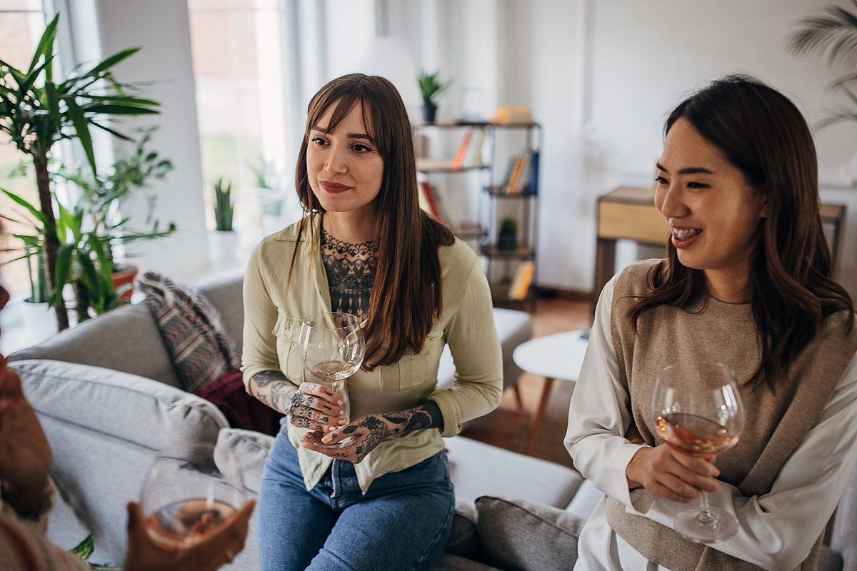 晚上聚会前女友在去不去？