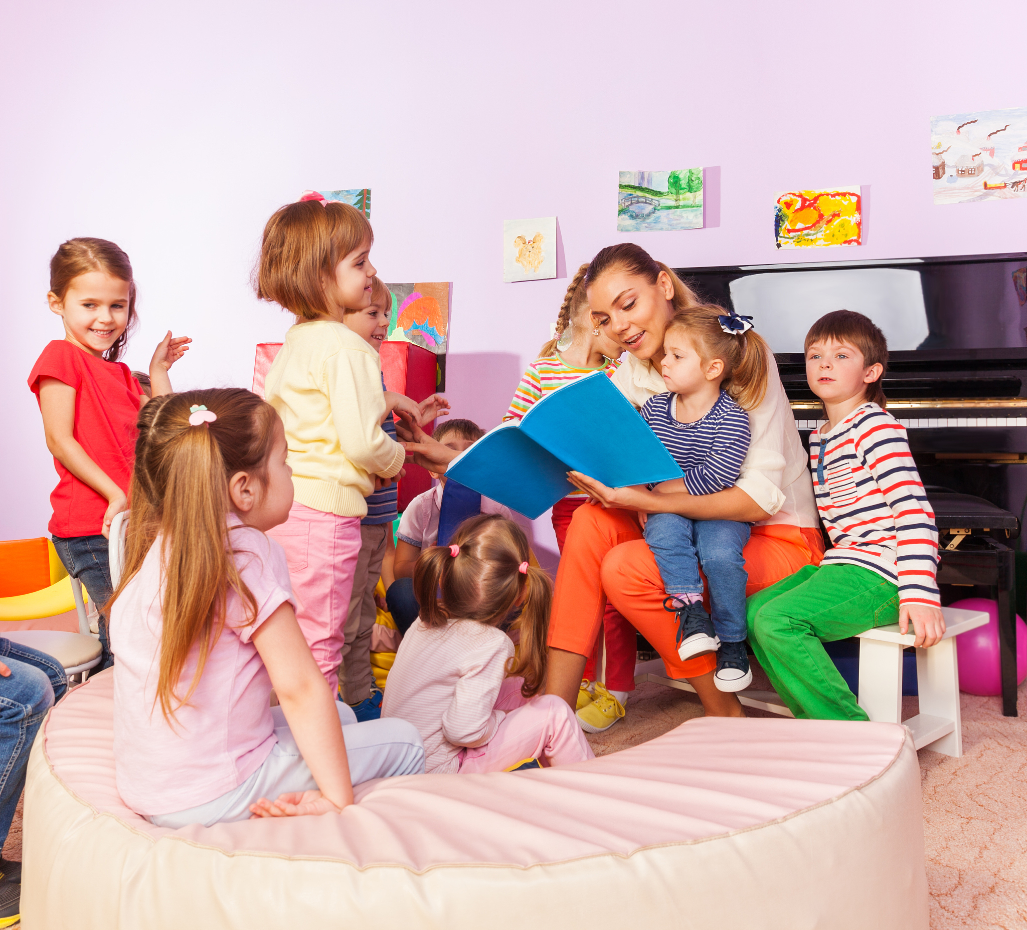 Kinderzimmer Wandtattoos: Giraffe, Hase, Erde & Mond - Cartoon-Dekor mit PVC